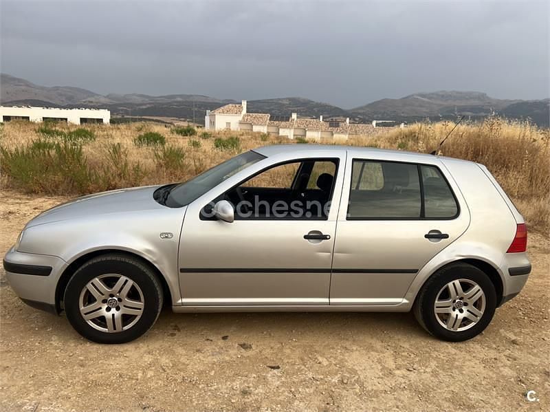 Usado VW Golf IV 102 CV (75 kW) 2003 Gris / plata Familiar