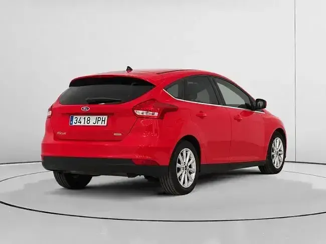 Usado Ford Focus Titanium 125 CV (91 kW) 2016 Rojo Berlina