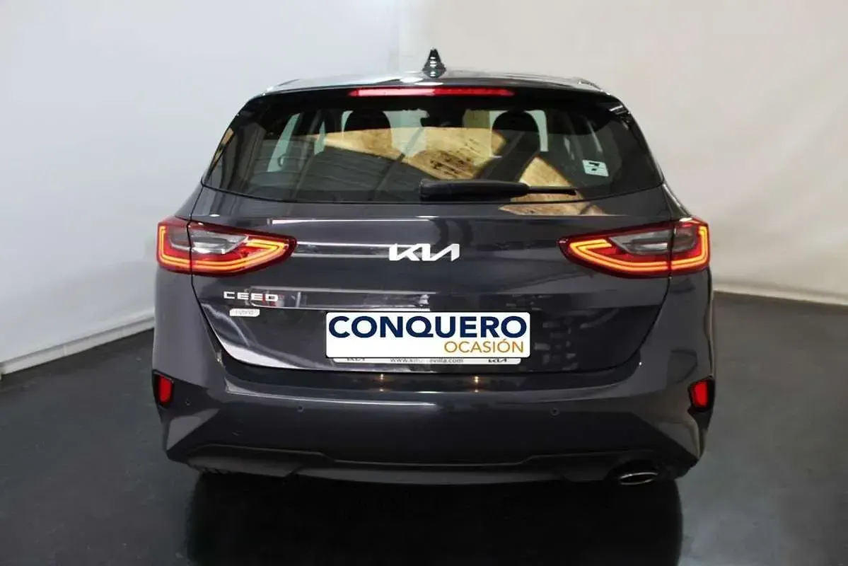 Usado Kia Ceed 136 CV (100 kW) 2024 Gris Utilitario