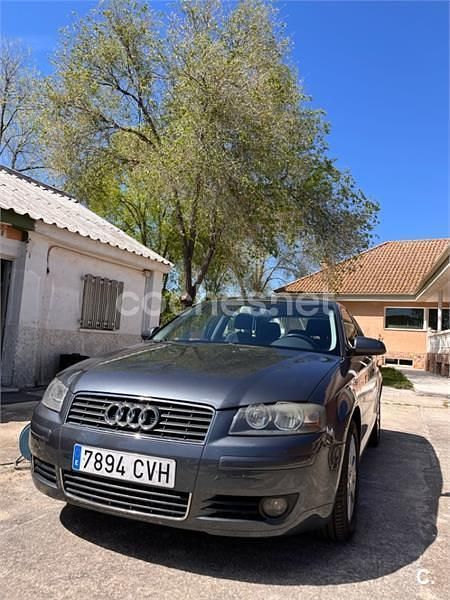 Gris / plata Usado 2004 Audi A3 Ambition Berlina | 4300 € (Precio justo) - Imagen 1/4