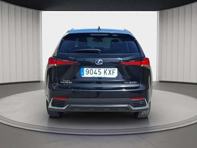 Usado Lexus NX300h Sport Line 197 CV (144 kW) 2019 Negro SUV