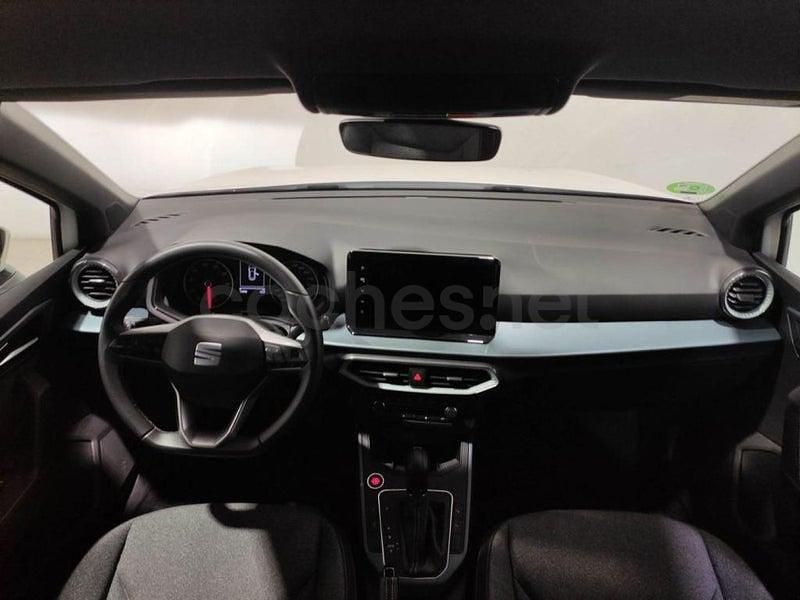 Usado Seat Arona Xperience 110 CV (80 kW) 2022 Blanco SUV