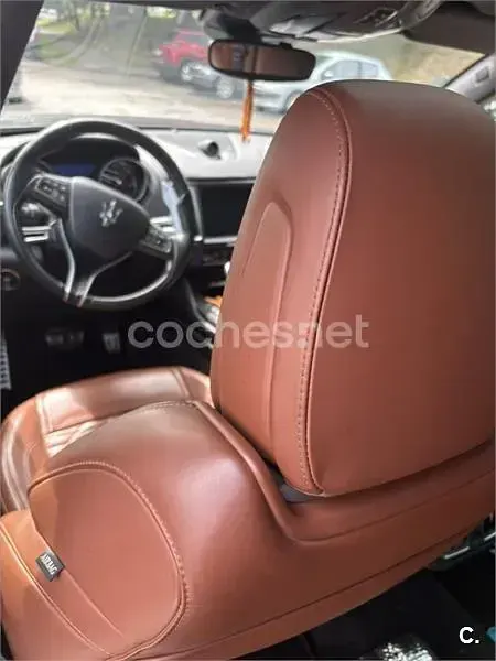 Usado Maserati Levante 275 CV (202 kW) 2019 Gris / plata SUV