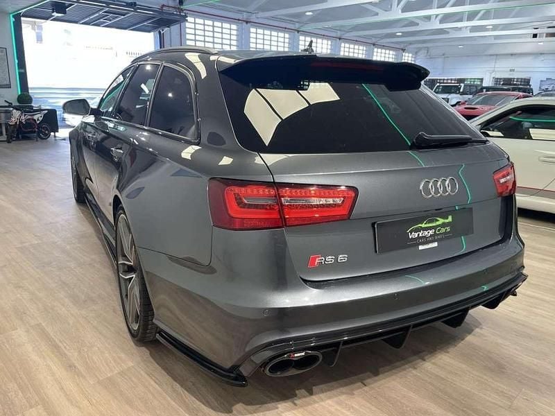 Usado Audi RS6 Exclusive 560 CV (411 kW) 2014 Gris / plata Familiar