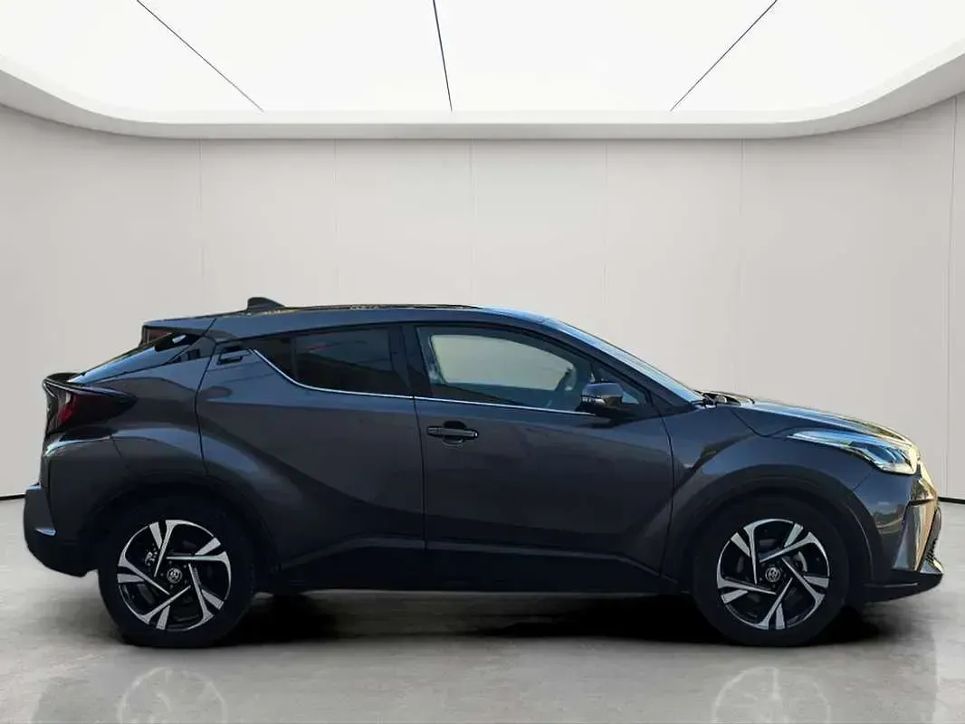 Usado Toyota C-HR Advance 122 CV (89 kW) 2022 Gris SUV