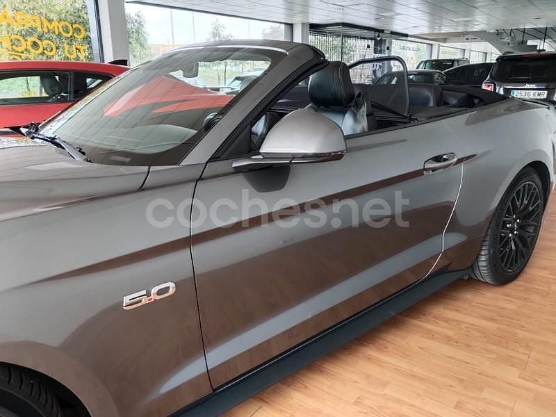 Usado Ford Mustang GT 450 CV (330 kW) 2021 Gris / plata Descapotable