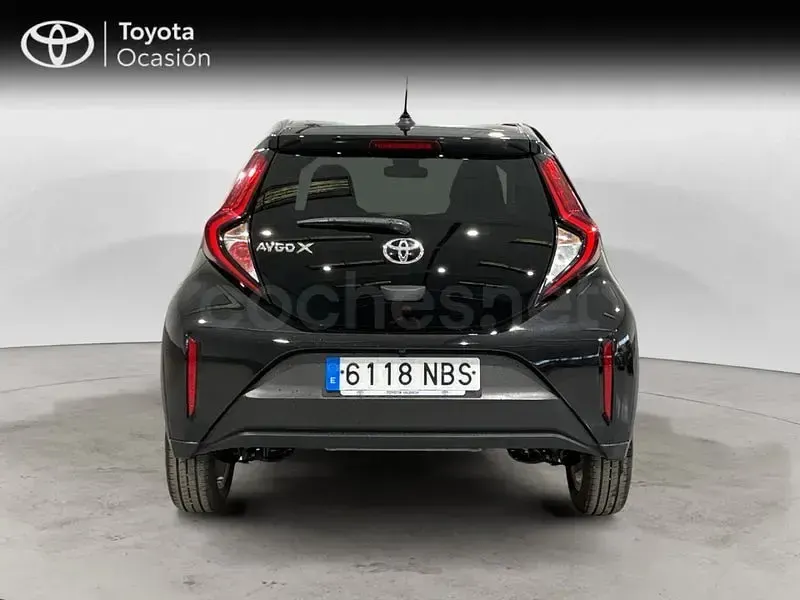 Usado Toyota Aygo X Play 72 CV (52 kW) 2025 Negro SUV
