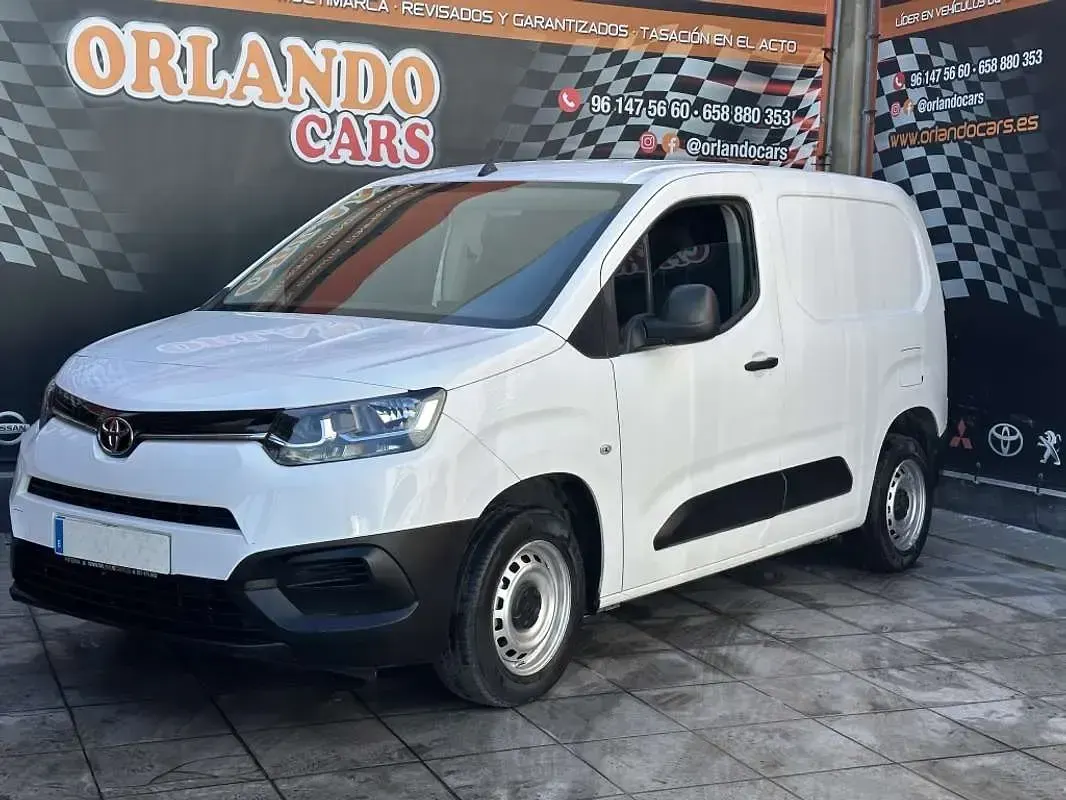 Usado Toyota Proace City City 102 CV (75 kW) 2022 Blanco Monovolumen