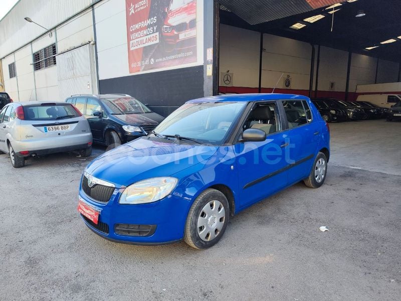 Azul Usado 2010 Skoda Fabia Berlina | 3950 € (Precio justo) - Imagen 1/4