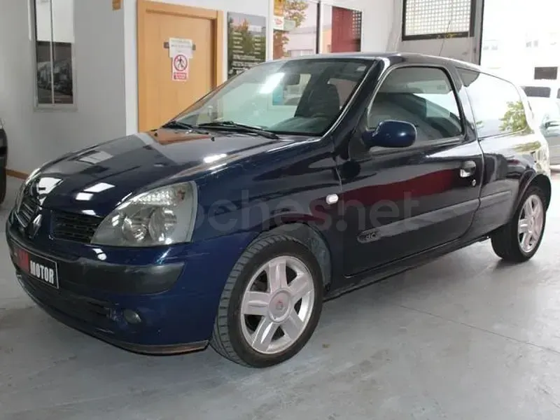 Usado Renault Clio II 65 CV (47 kW) 2005 Azul Berlina