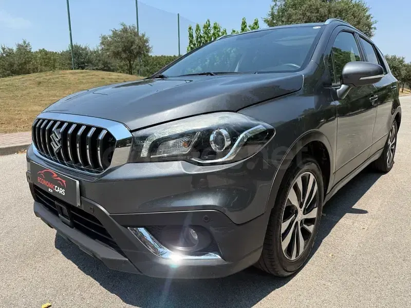 Usado Suzuki SX4 S-Cross GLX 140 CV (102 kW) 2019 Gris / plata SUV