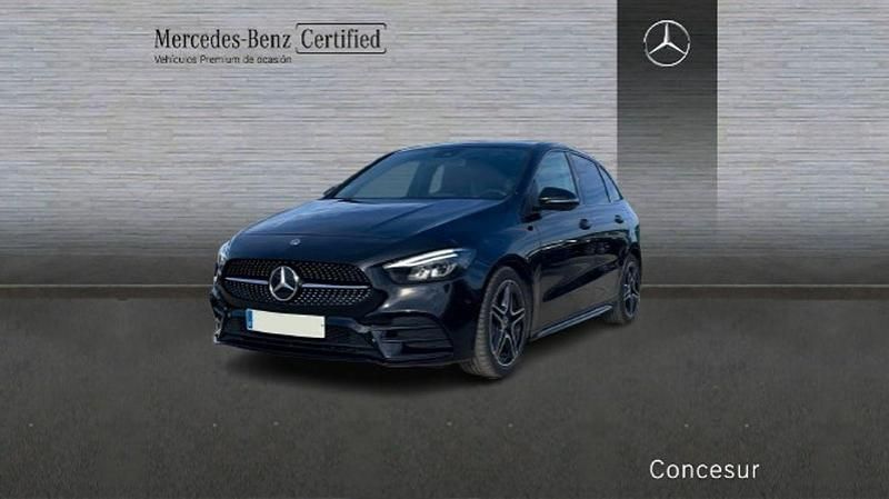 Negro Usado 2022 Mercedes B180 Monovolumen | 29.900 € (Un poco caro) - Imagen 1/4
