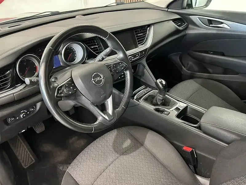 Usado Opel Insignia Excellence 136 CV (100 kW) 2018 Gris / plata Berlina