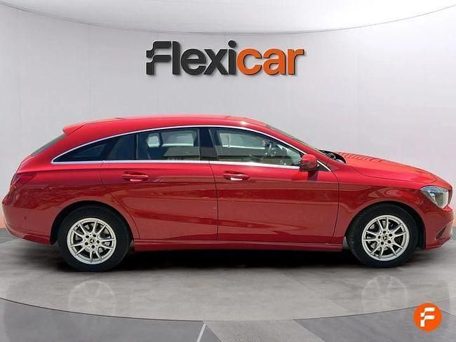 Usado Mercedes CLA180 109 CV (80 kW) 2018 Rojo Berlina