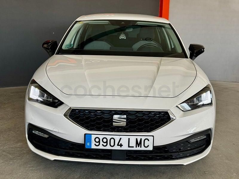 Usado Seat Leon Style 115 CV (84 kW) 2021 Blanco Berlina