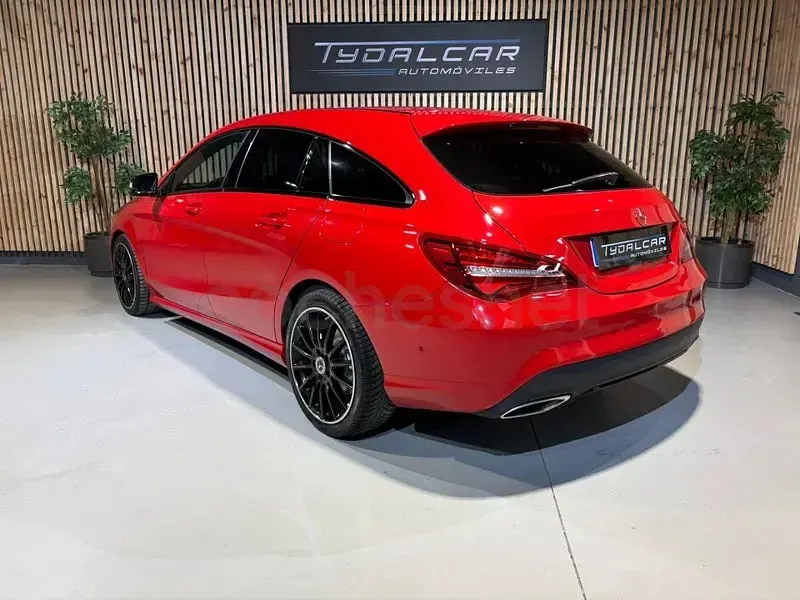Usado Mercedes CLA200 163 CV (119 kW) 2018 Rojo Berlina