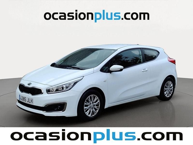 Blanco Usado 2016 Kia Ceed Utilitario | 8473 € (Buen precio) - Imagen 1/4
