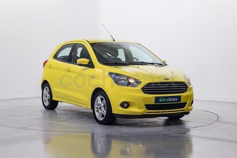 Usado Ford Ka Plus Ultimate 85 CV (62 kW) 2017 Amarillo Utilitario