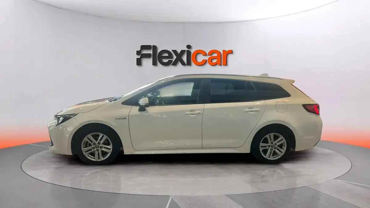 Usado Toyota Corolla Active 122 CV (89 kW) 2022 Blanco Familiar