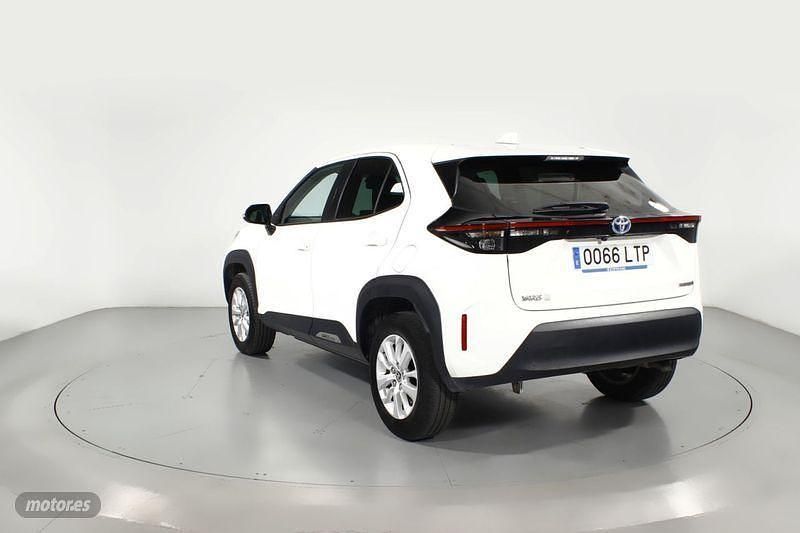 Usado Toyota Yaris Cross Business Edition 116 CV (85 kW) 2021 Blanco SUV