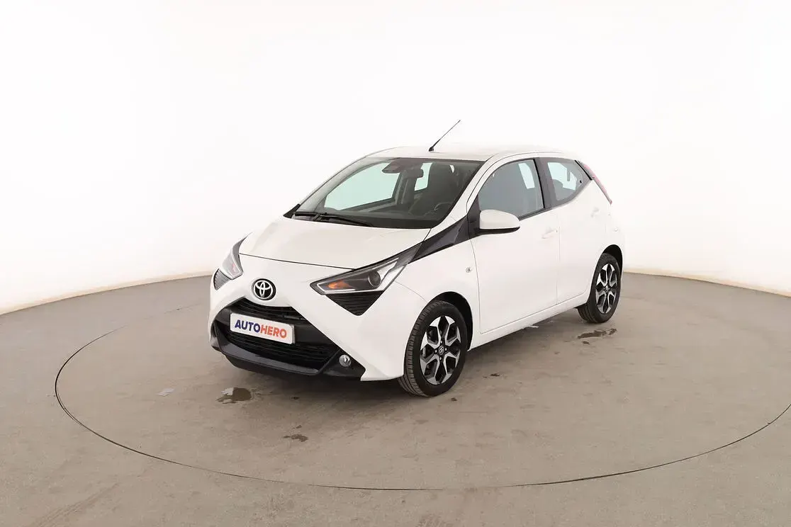 Usado Toyota Aygo Play 72 CV (52 kW) 2021 Utilitario