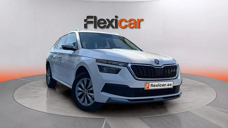 Usado Skoda Kamiq Ambition 110 CV (80 kW) 2022 Blanco SUV