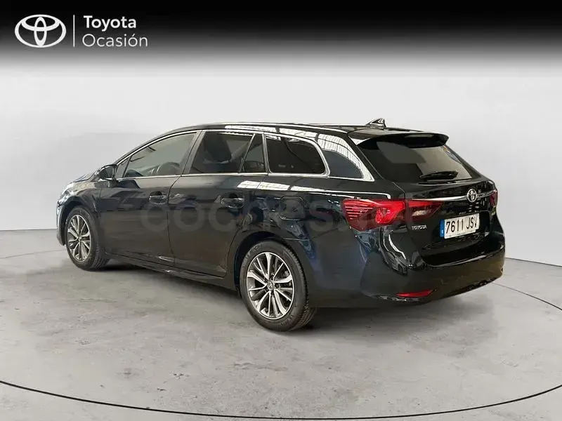 Usado Toyota Avensis Advance 143 CV (105 kW) 2016 Azul Familiar