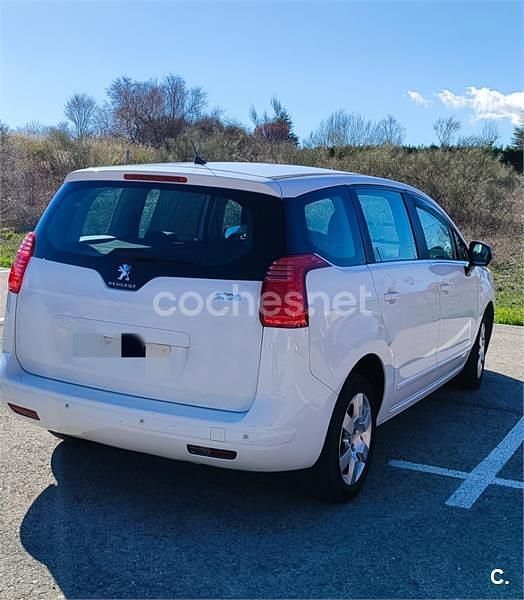 Usado Peugeot 5008 Access 115 HP (84 kW) 2014 Branco Monovolume