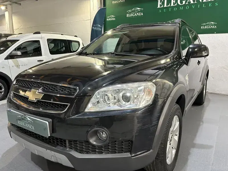 Usado Chevrolet Captiva LS 127 CV (93 kW) 2010 Negro SUV
