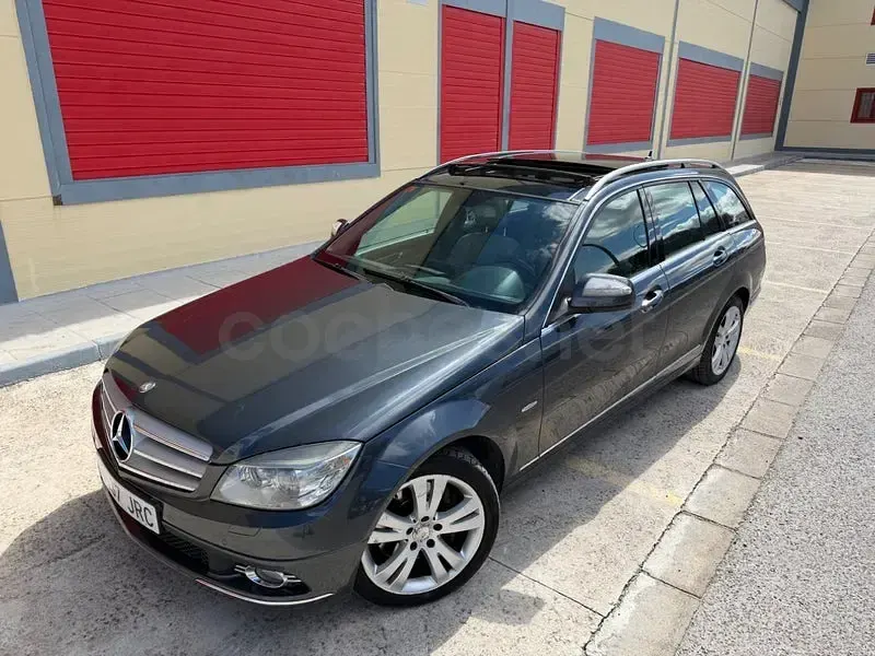 Usado Mercedes C320 Avantgarde 224 CV (164 kW) 2008 Gris / plata Familiar