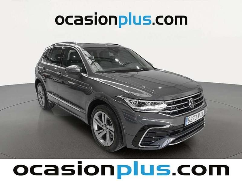 Usado VW Tiguan R-line 245 CV (180 kW) 2023 Gris SUV