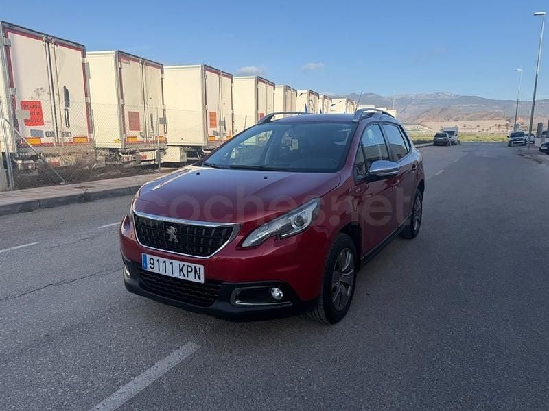 Usado Peugeot 2008 Allure 100 CV (73 kW) 2018 Granate SUV