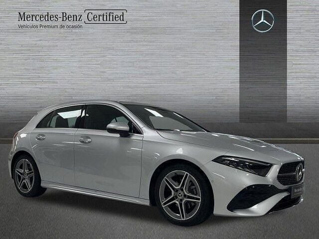Usado Mercedes A180 AMG line 116 CV (85 kW) 2024 Plateado