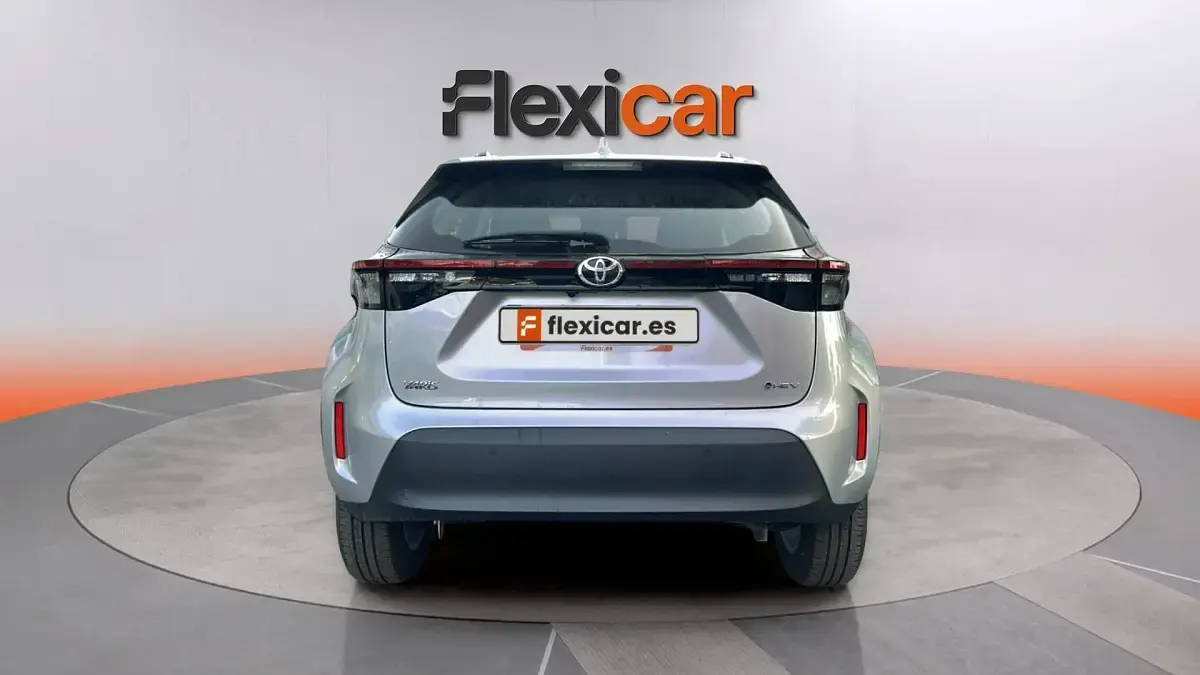 Usado Toyota Yaris Active 116 CV (85 kW) 2025 Gris Utilitario