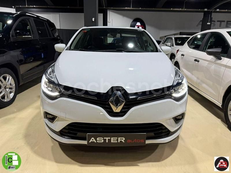 Begagnad Renault Clio IV Zen 90 HK (66 kW) 2019 Vit Sedan