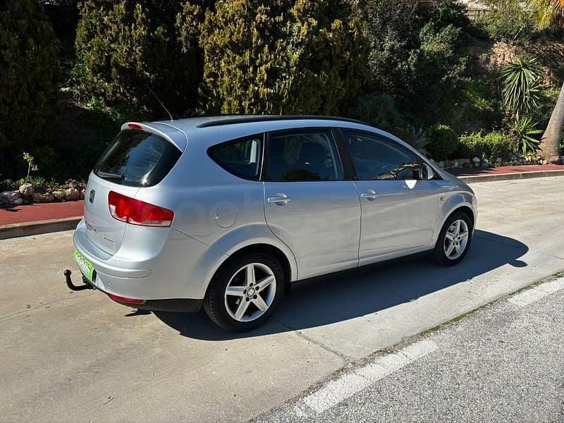 Usado Seat Altea Reference 105 CV (77 kW) 2011 Gris / plata Monovolumen