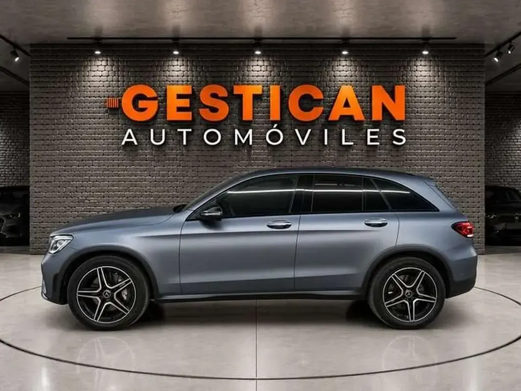 Usado Mercedes GLC350 320 CV (235 kW) 2022 Plateado SUV