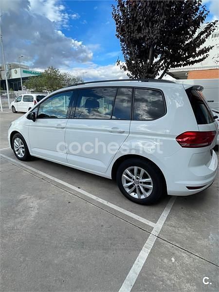 Usado VW Touran Advance 110 CV (80 kW) 2016 Blanco Monovolumen