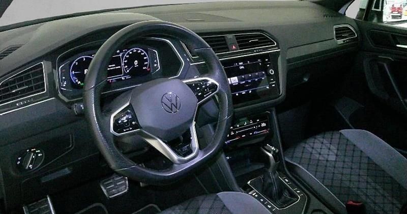 Usado VW Tiguan R-line 150 CV (110 kW) 2022 SUV