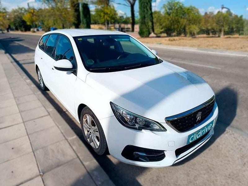 Używany Peugeot 308 SW Active 130 KM (95 kW) 2020 Biały Kombi