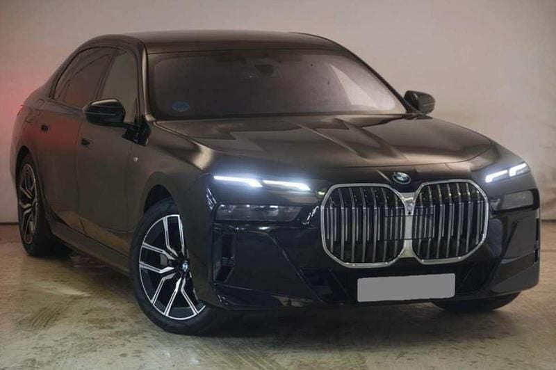 Usado BMW 750e M Sport 489 CV (359 kW) 2025 Negro Berlina