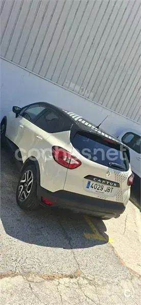 Usado Renault Captur Intens 90 CV (66 kW) 2014 Beige SUV