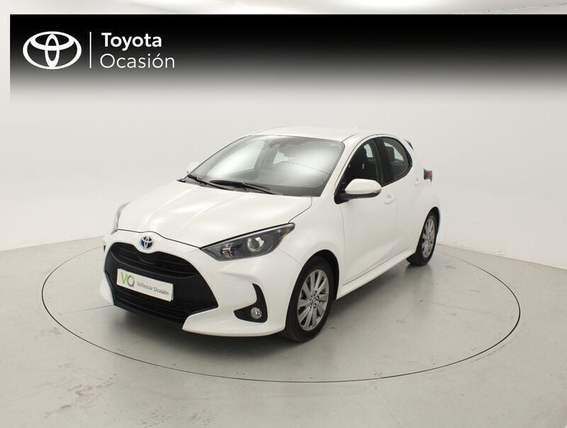 Blanco Usado 2023 Toyota Yaris Hybrid Active Berlina | 21.050 € (Precio justo) - Imagen 1/4