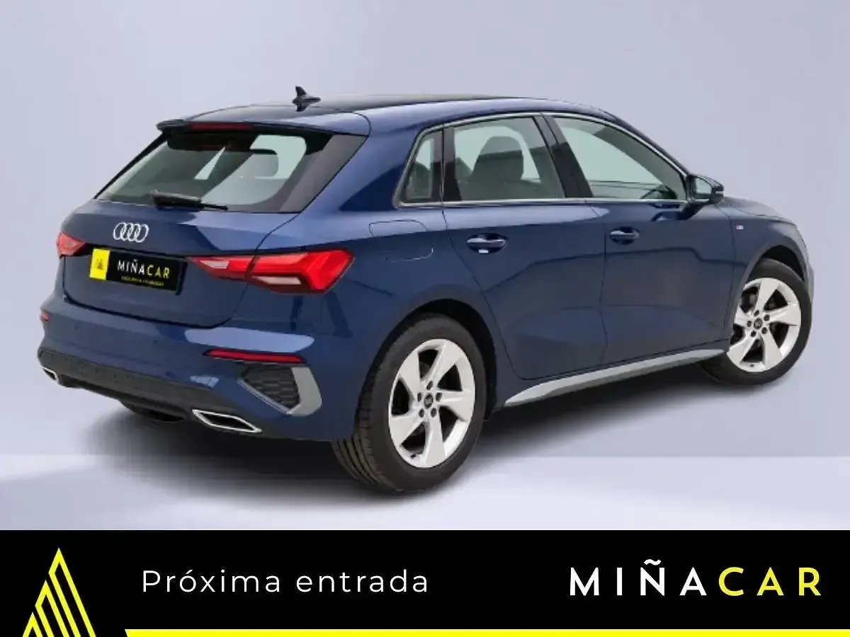 Usado Audi A3 S-Line 110 CV (80 kW) 2022 Azul Berlina