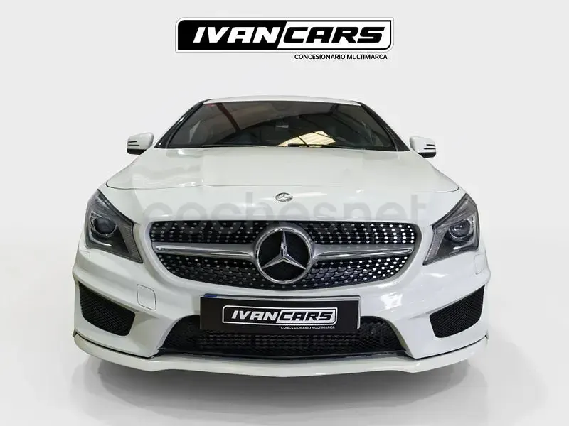 Usado Mercedes CLA200 AMG line 136 CV (100 kW) 2015 Blanco Coupe
