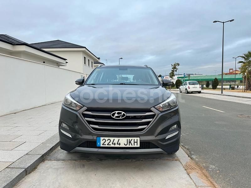 Usado Hyundai Tucson 115 CV (84 kW) 2015 Gris / plata SUV