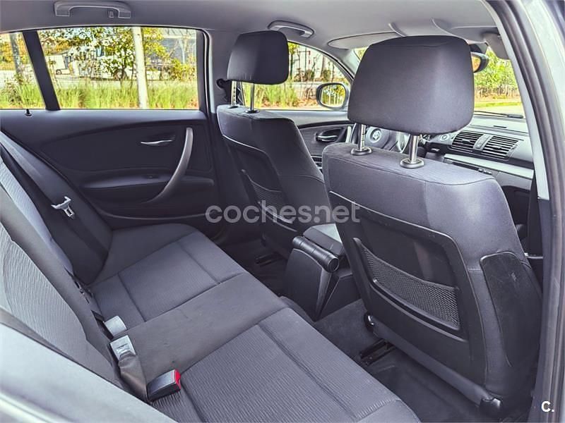 Usado BMW 116 122 CV (89 kW) 2010 Gris / plata Utilitario