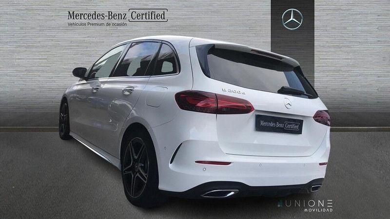Usado Mercedes B200 150 CV (110 kW) 2024 Blanco Monovolumen