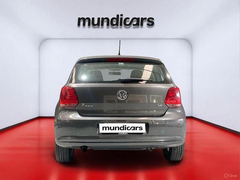 Usado VW Polo Advance 86 CV (63 kW) 2011 Gris Utilitario