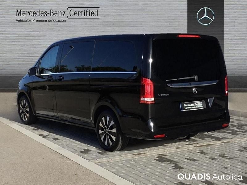 Käytetty Mercedes V220 Avantgarde 163 HP (119 kW) 2023 Musta Tila-auto